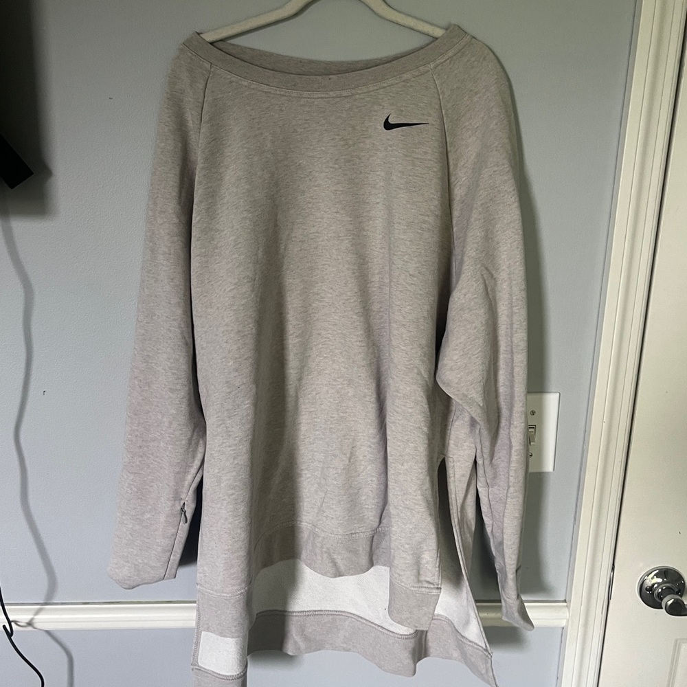Gray oversized Nike crewneck